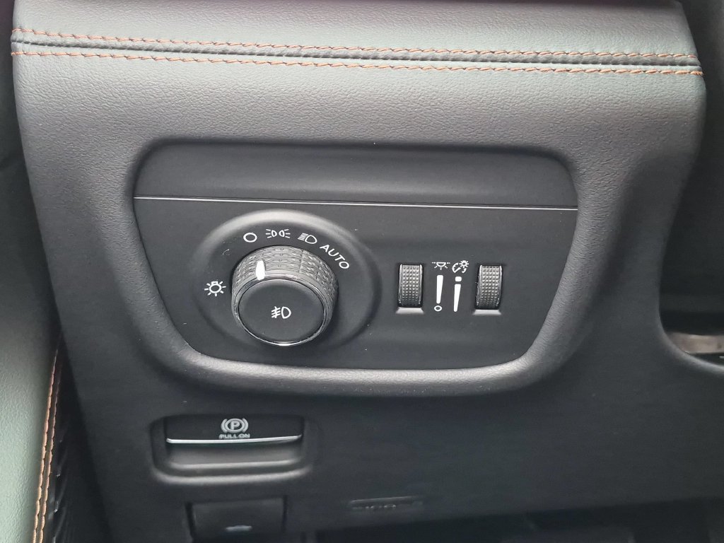 New 2027 Jeep Grand Cherokee Summit AWD/4WD image 18