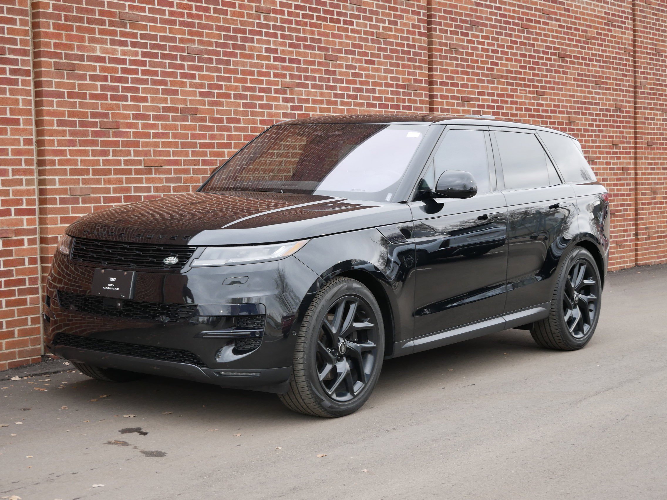 Used 2023 Land Rover Range Rover Sport SE image 1
