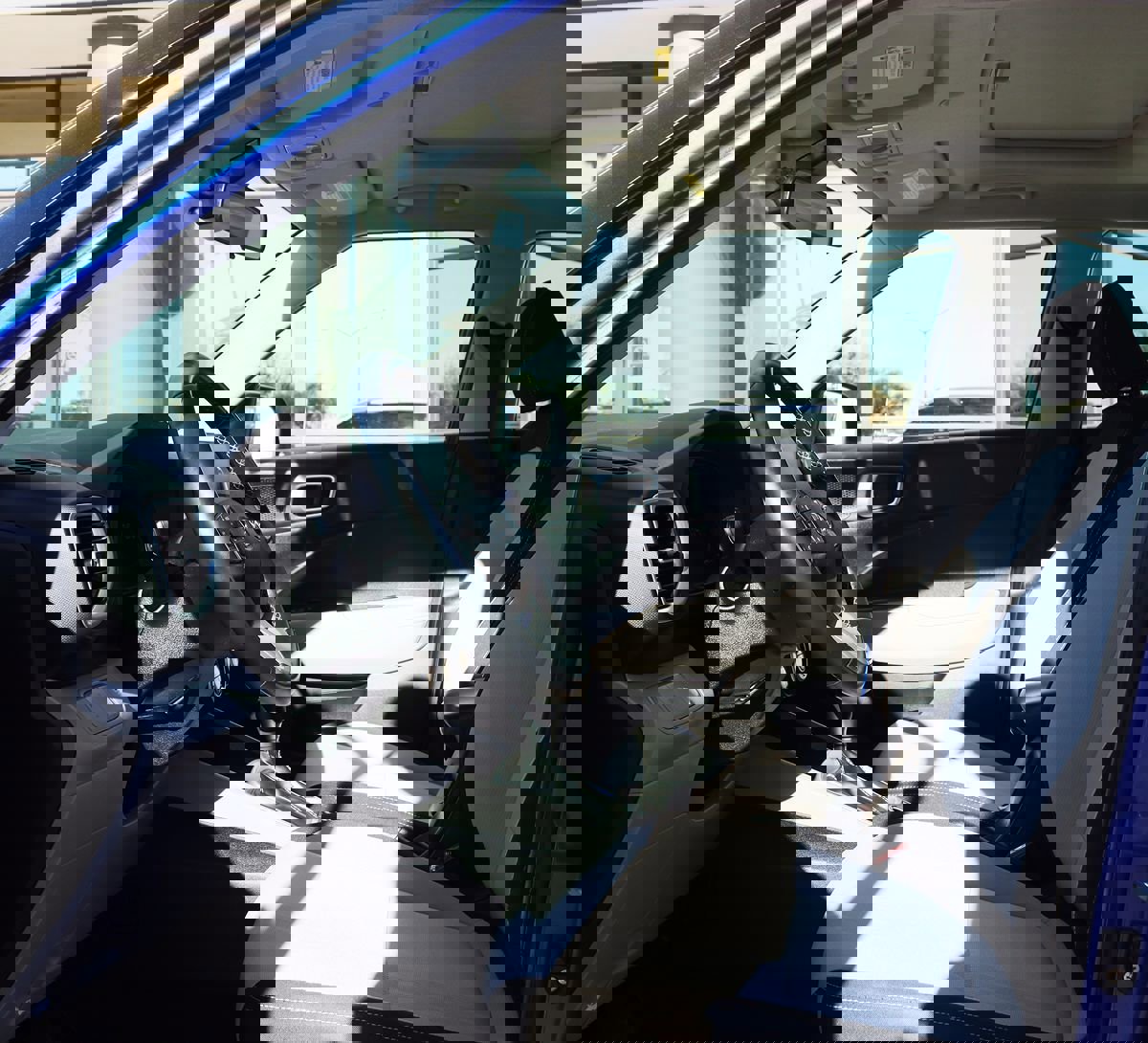 Used 2024 Hyundai Venue SEL image 36