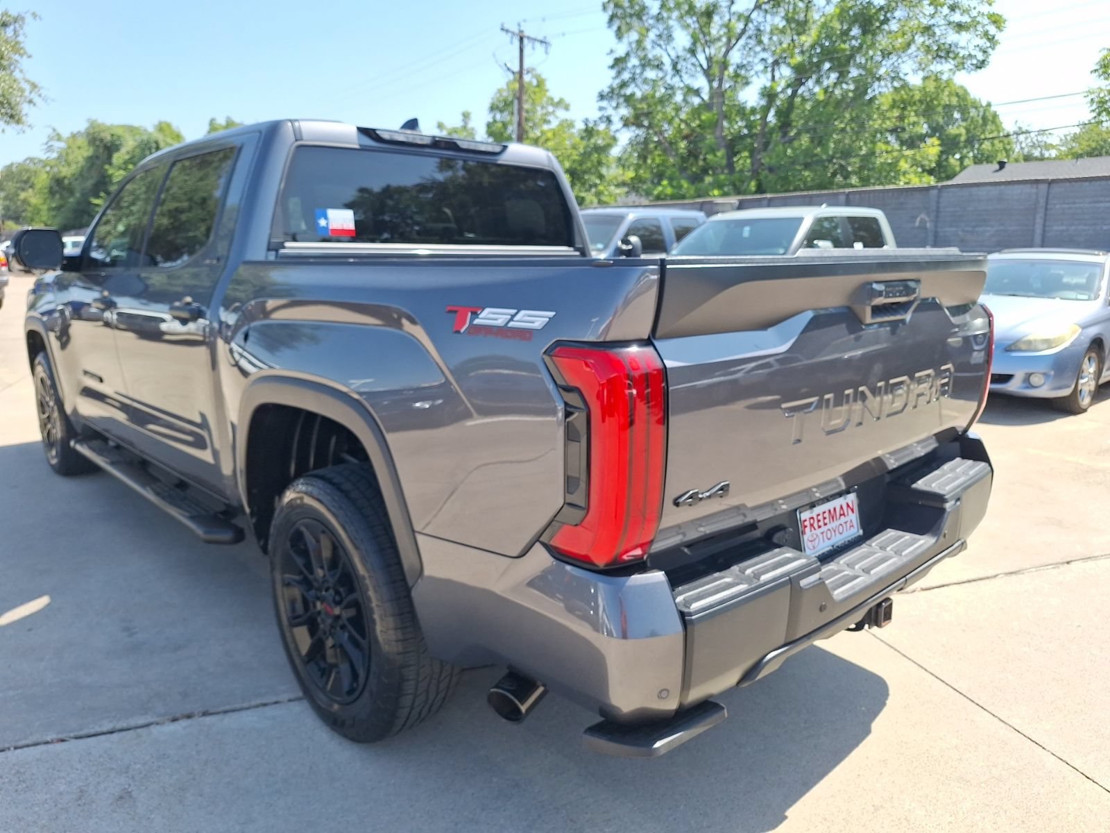 Used 2023 Toyota Tundra SR5 w/ SR5 Convenience Package AWD/4WD image 4