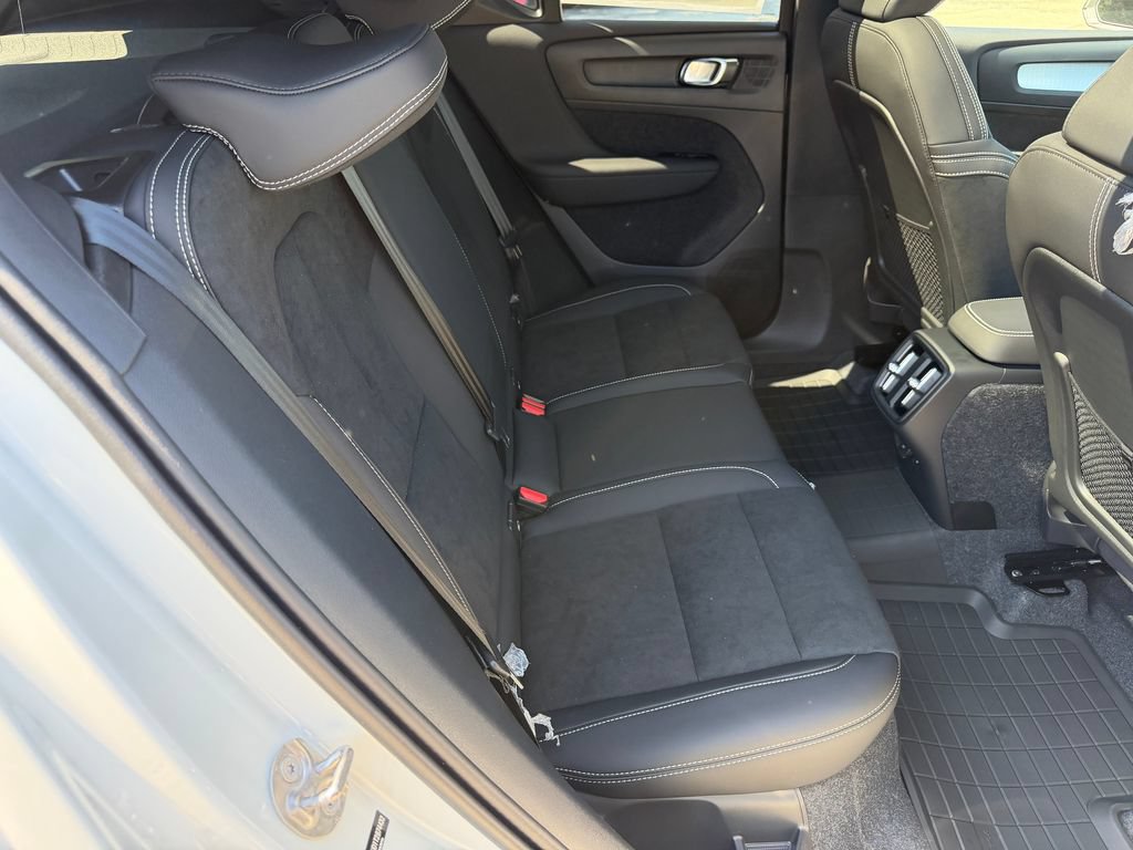 New 2026 Volvo XC40 B5 Ultra w/ Protection Package Premier AWD/4WD image 11