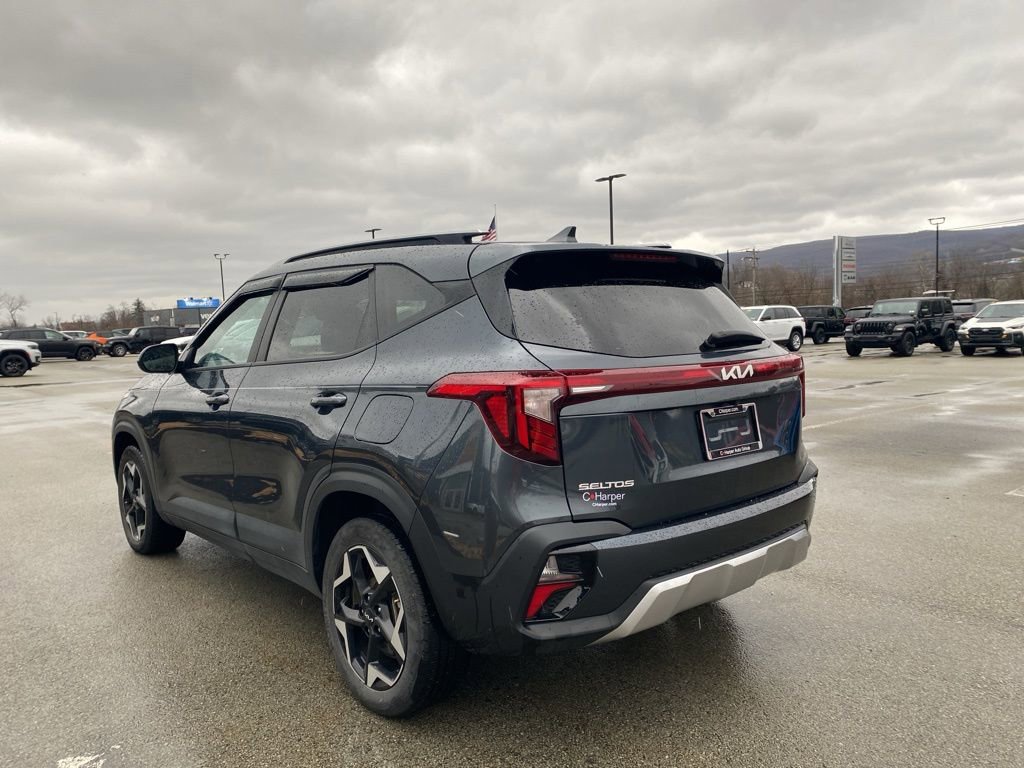 Used 2025 Kia Seltos S image 4