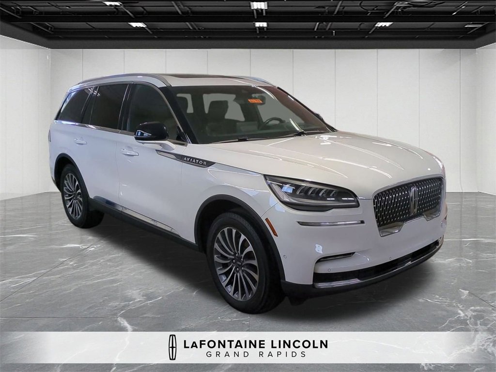 Certified 2023 Lincoln Aviator Reserve w/ Equipment Group 201A image 7