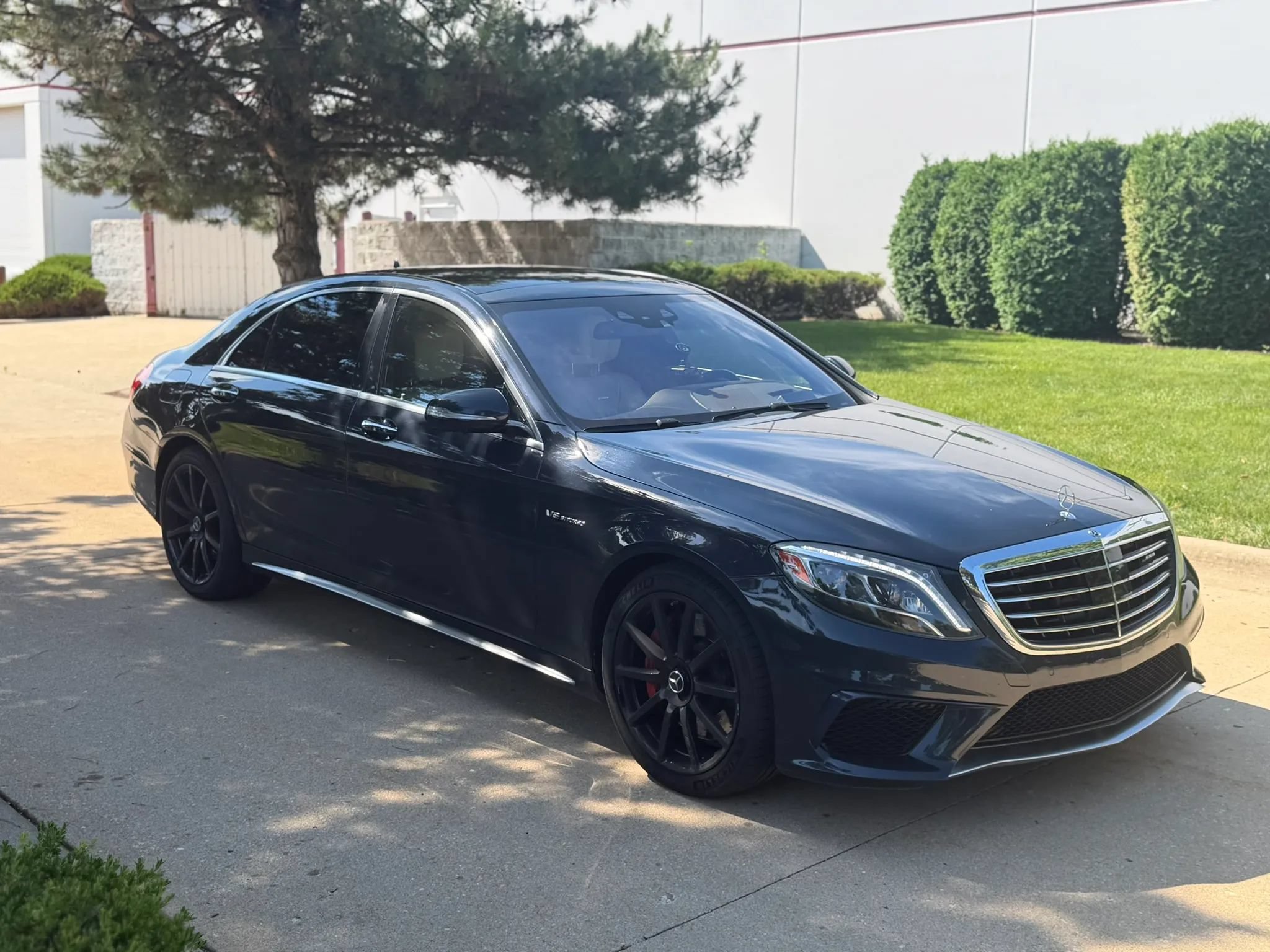 Used 2016 Mercedes-Benz S 63 AMG 4MATIC Sedan image 3