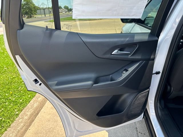 New 2027 Chevrolet Equinox LT w/ LPO, Floor Liner Package AWD/4WD image 20