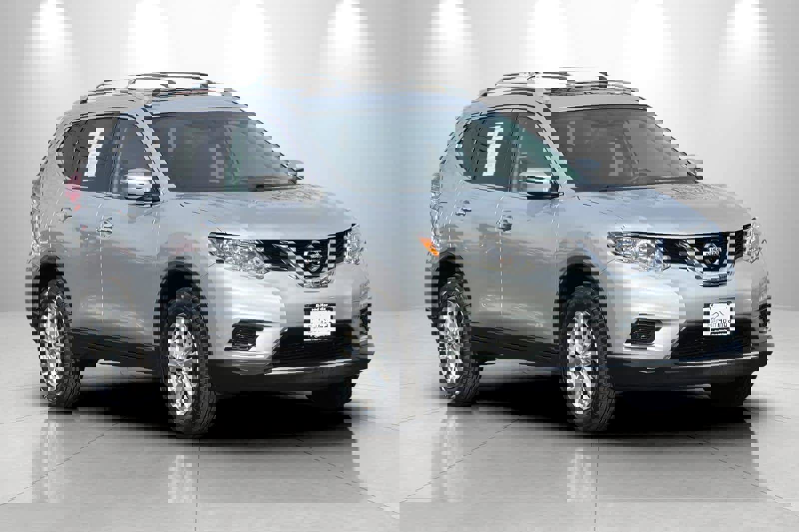 Used 2016 Nissan Rogue SV w/ SV Moonroof Package image 9