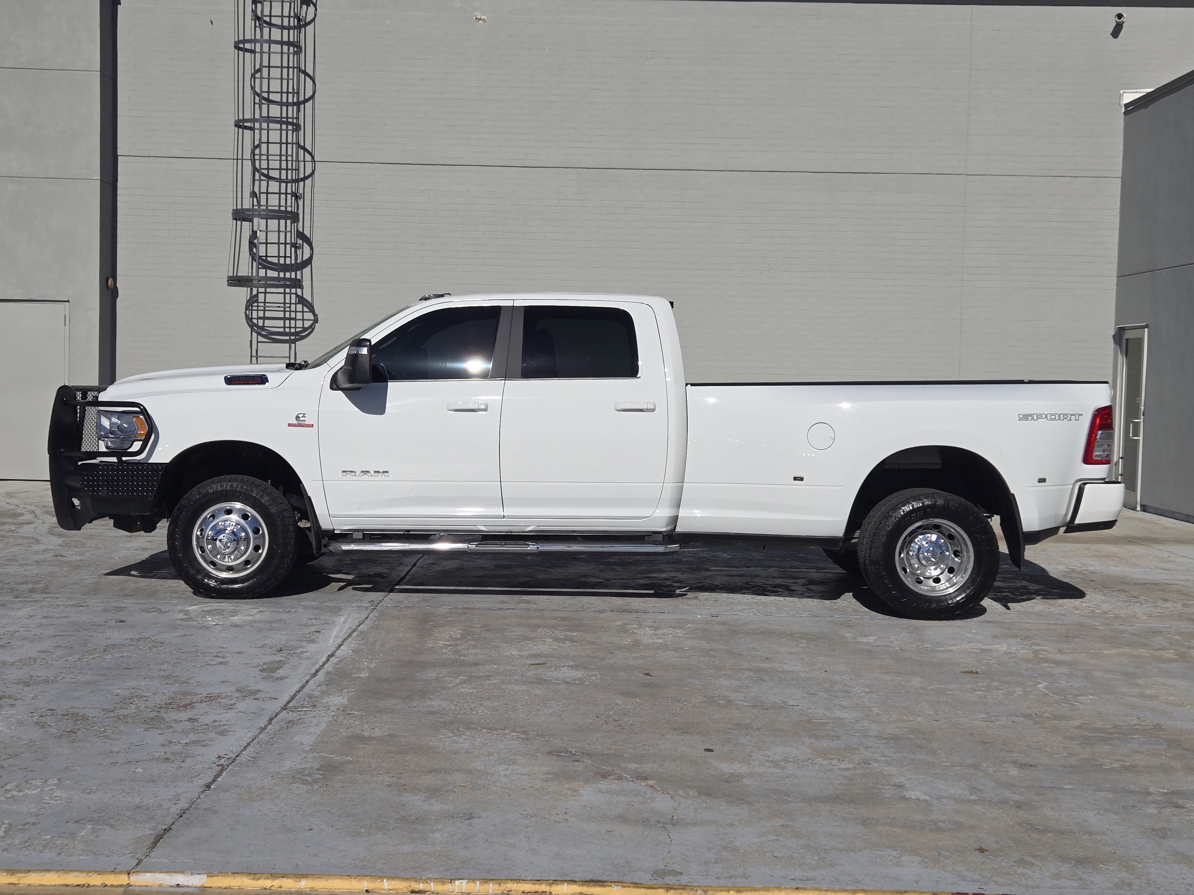 Used 2023 RAM 3500 Big Horn w/ Level 1 Equipment Group image 5
