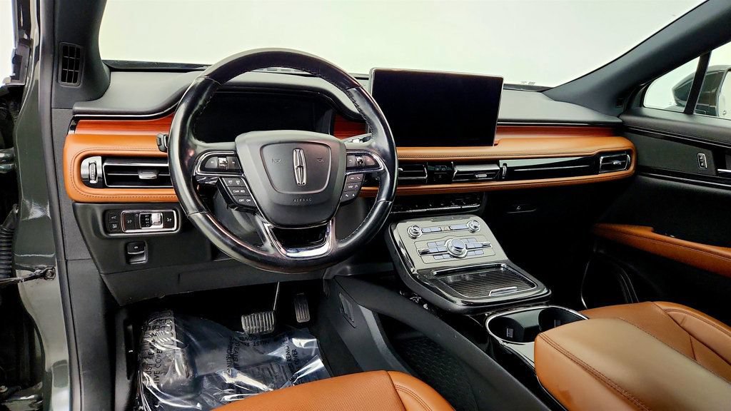 Used 2023 Lincoln Nautilus Reserve AWD/4WD image 12