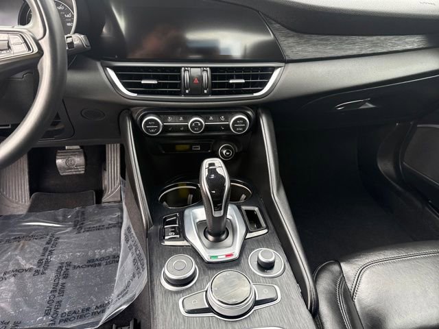 Used 2021 Alfa Romeo Giulia Sprint w/ Cold Weather Package image 21
