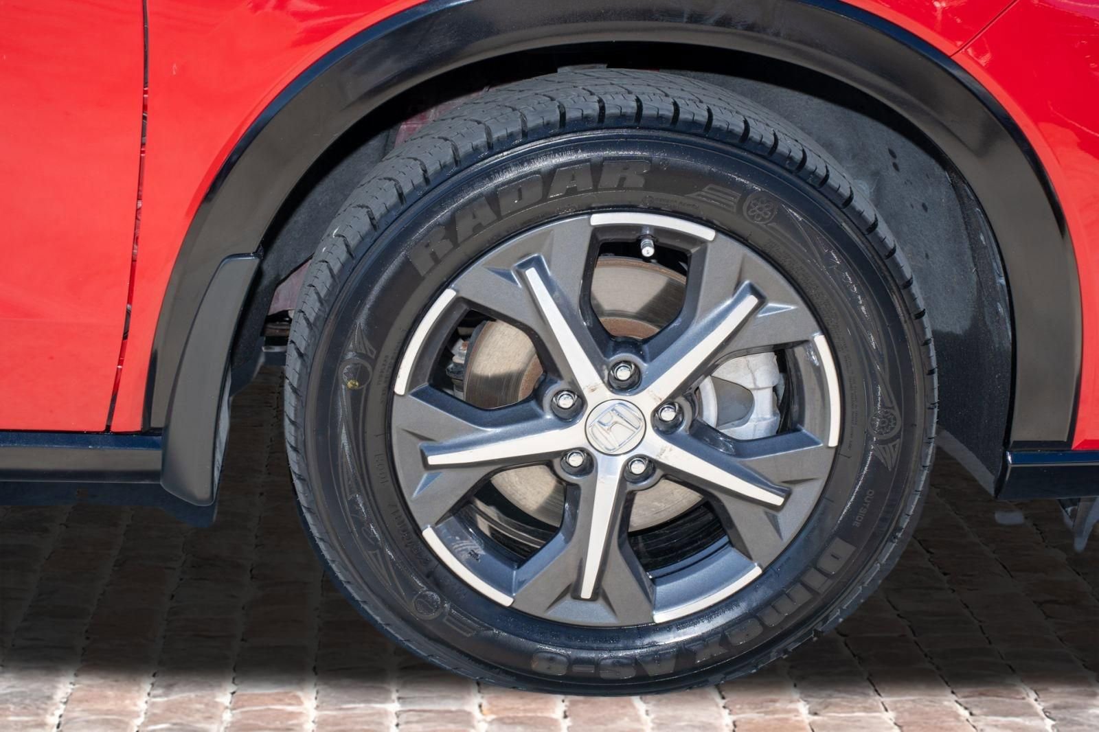 Certified 2024 Honda HR-V EX-L image 40