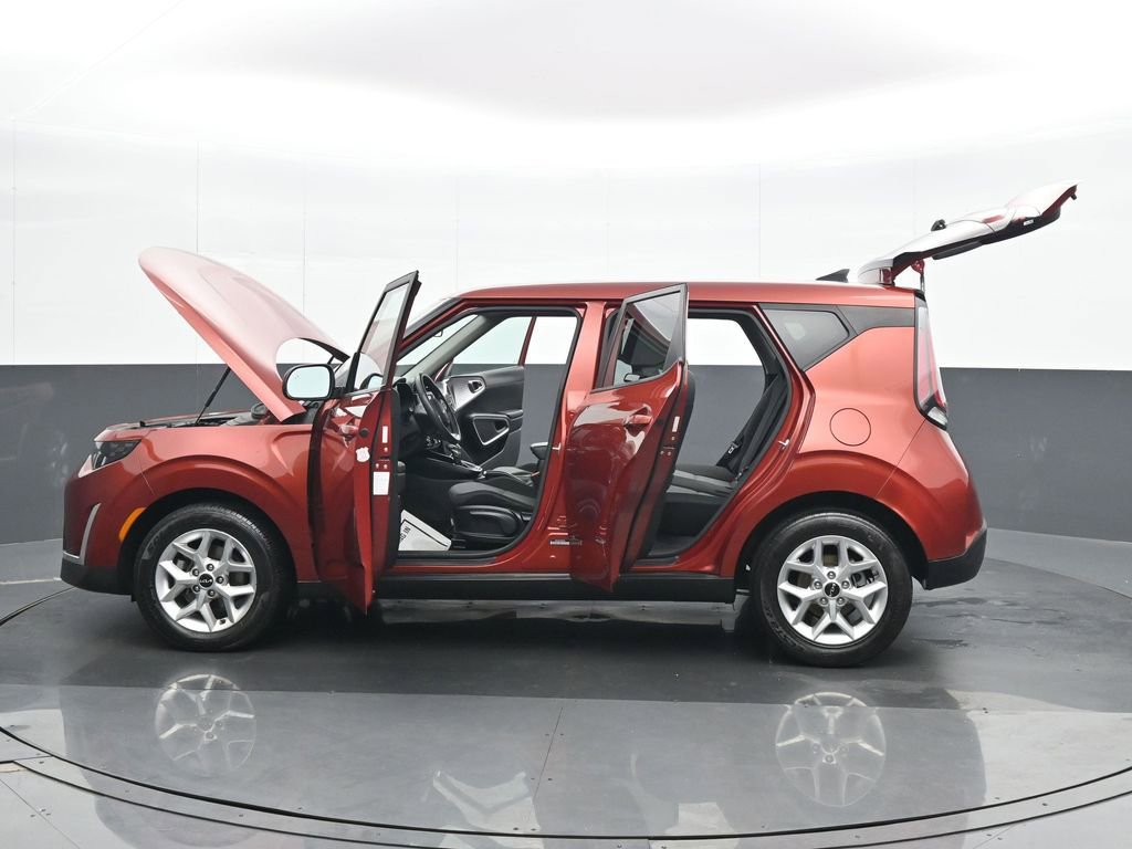 Used 2023 Kia Soul LX w/ Option Group 015 image 27