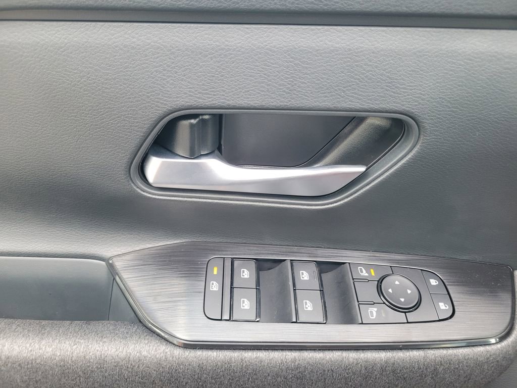 New 2026 Nissan Kicks SV w/ SV Premium Package image 16