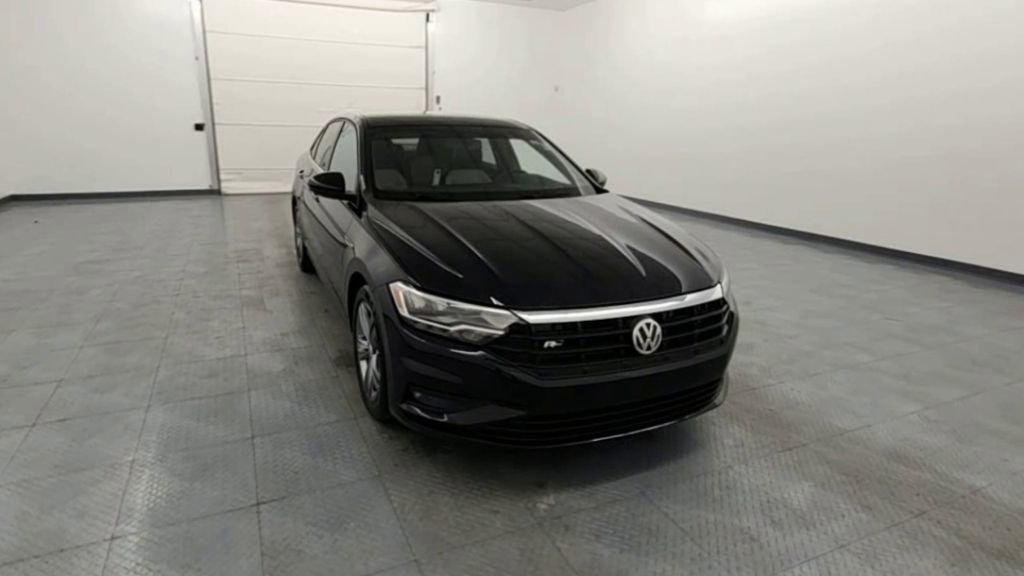 Used 2021 Volkswagen Jetta R-Line image 2