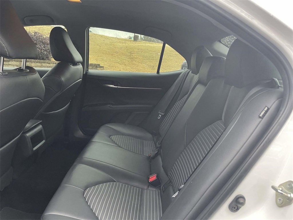 Used 2018 Toyota Camry SE image 10
