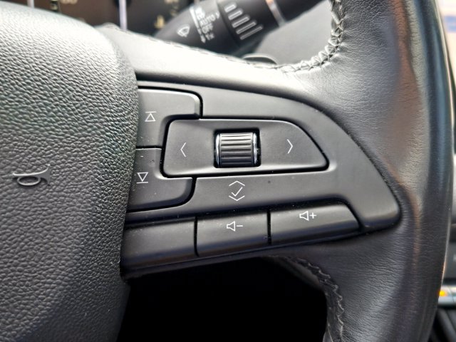Used 2019 Cadillac XT4 Premium Luxury FWD image 25