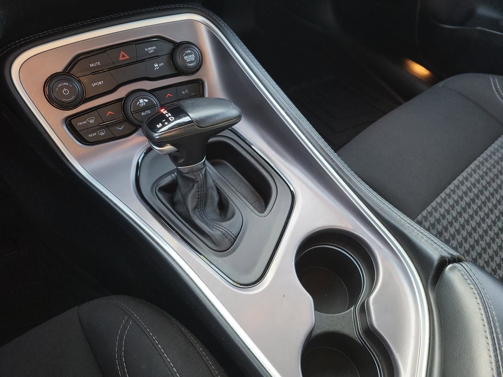 Used 2022 Dodge Challenger SXT image 23