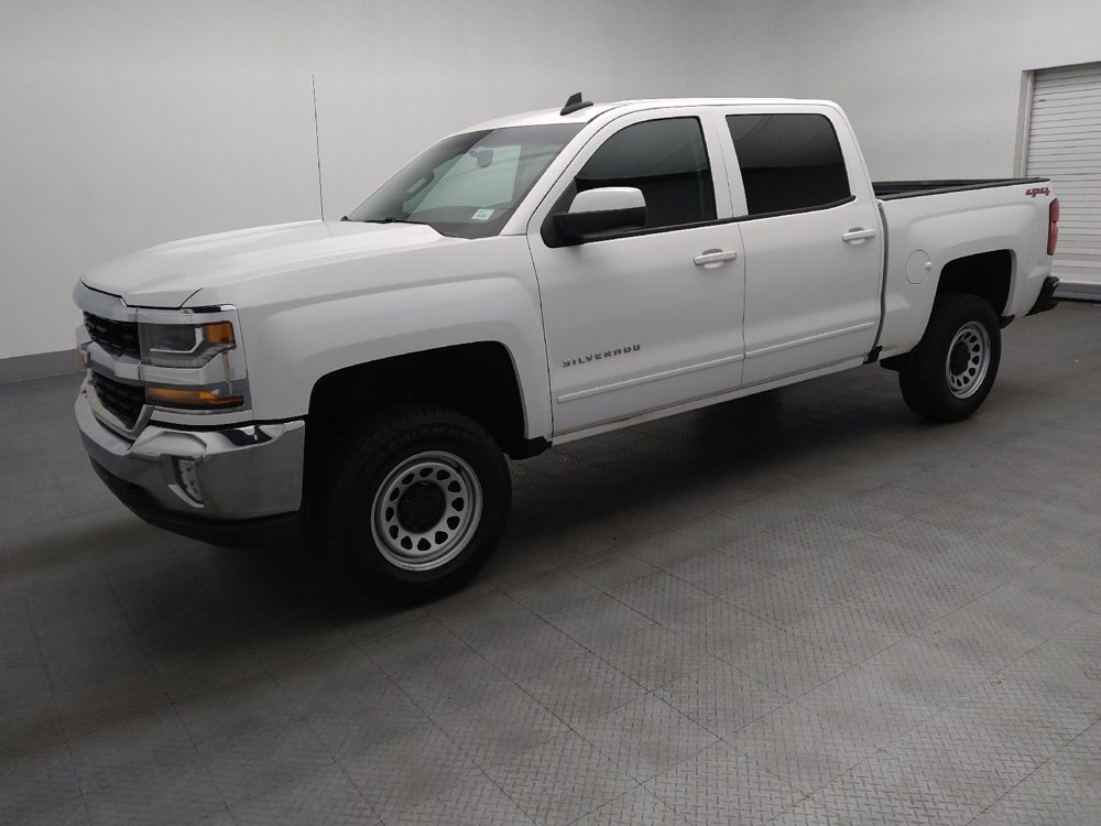 Used 2018 Chevrolet Silverado 1500 LT w/ LT Fleet Convenience Package image 2