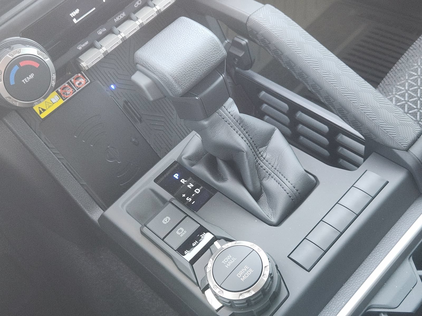 New 2026 Toyota 4Runner SR5 AWD/4WD image 19