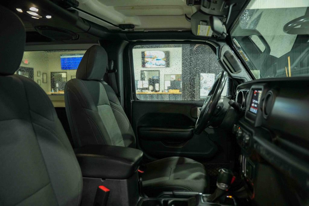 Used 2020 Jeep Wrangler Sport AWD/4WD image 15