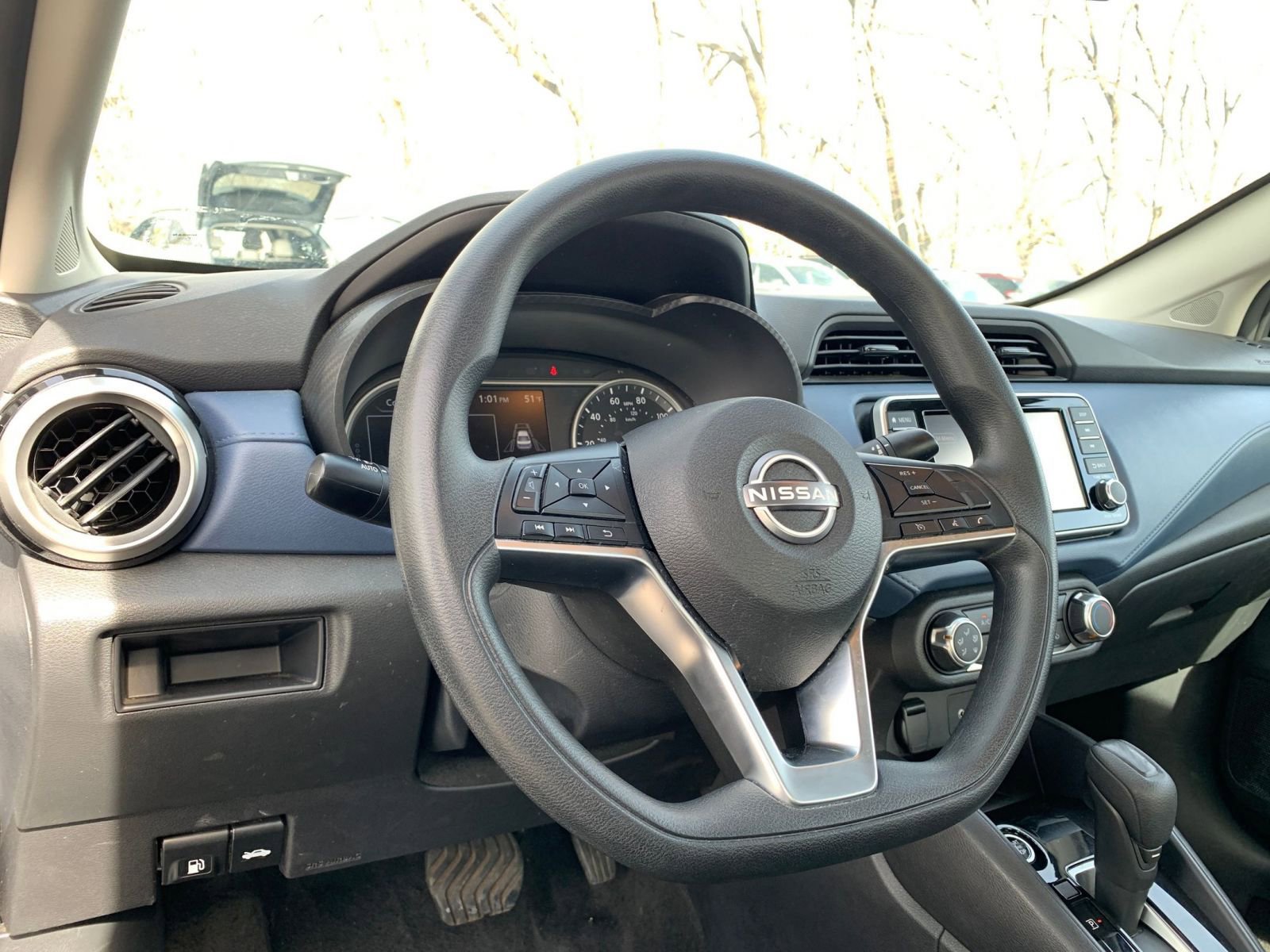 Used 2025 Nissan Versa SV image 32