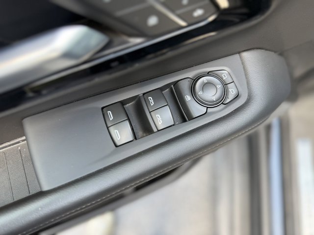 Used 2025 Chevrolet Tahoe LT AWD/4WD image 11