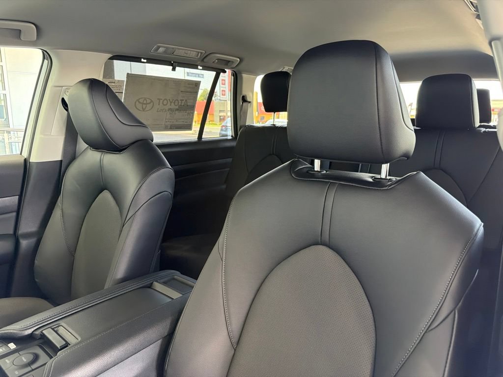 New 2026 Toyota Grand Highlander XLE FWD image 19