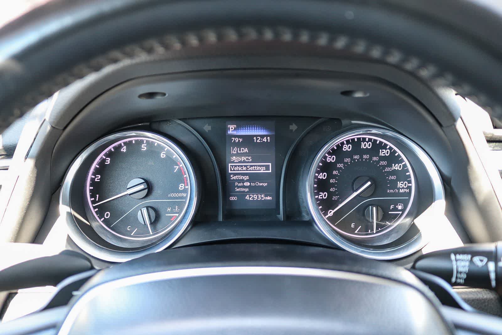 Used 2020 Toyota Camry SE FWD image 22
