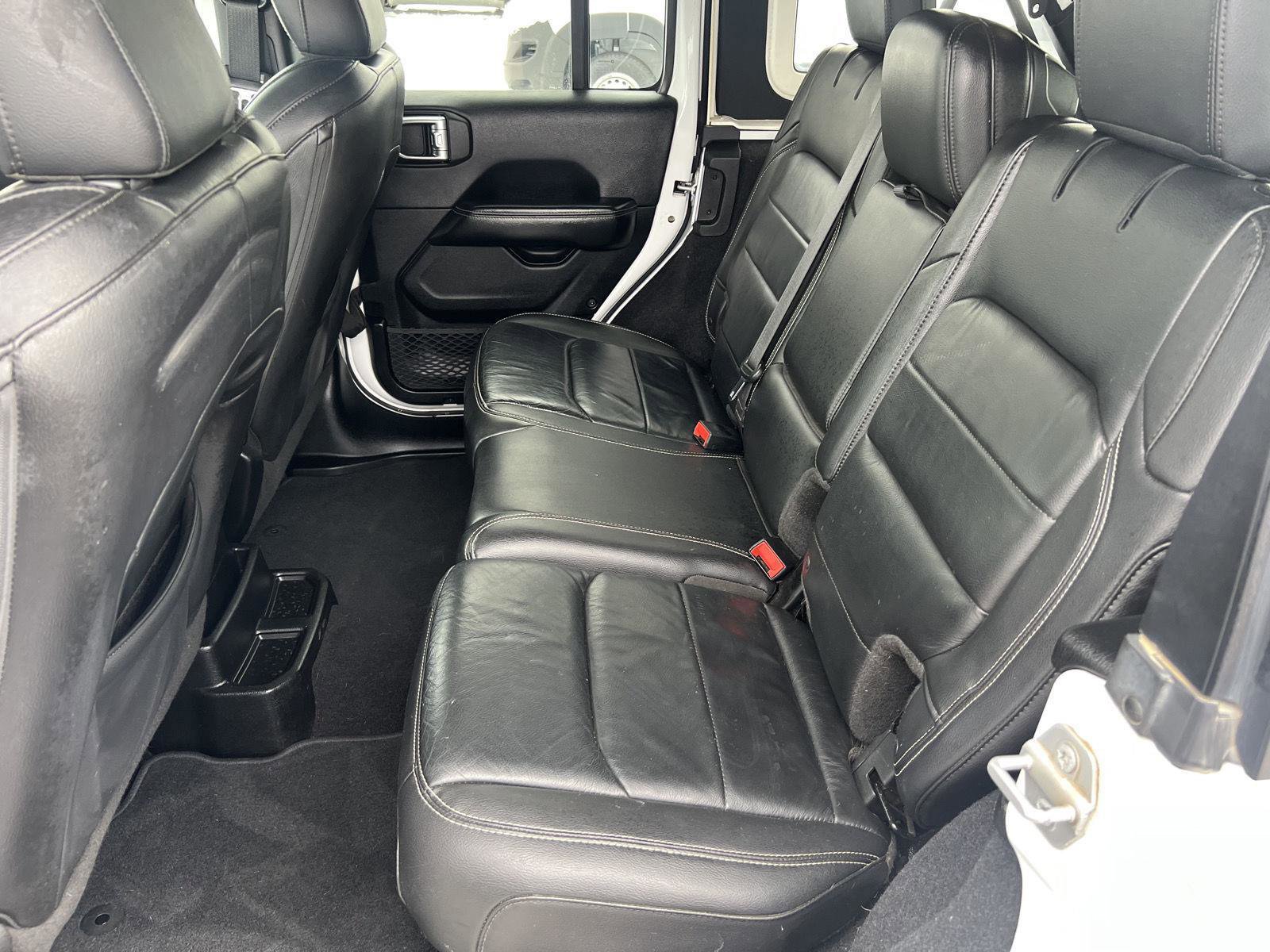 Used 2018 Jeep Wrangler Unlimited Sahara image 21