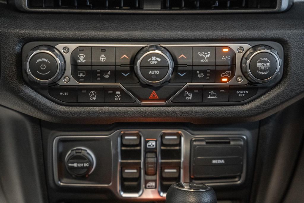 New 2025 Jeep Gladiator Sport image 20