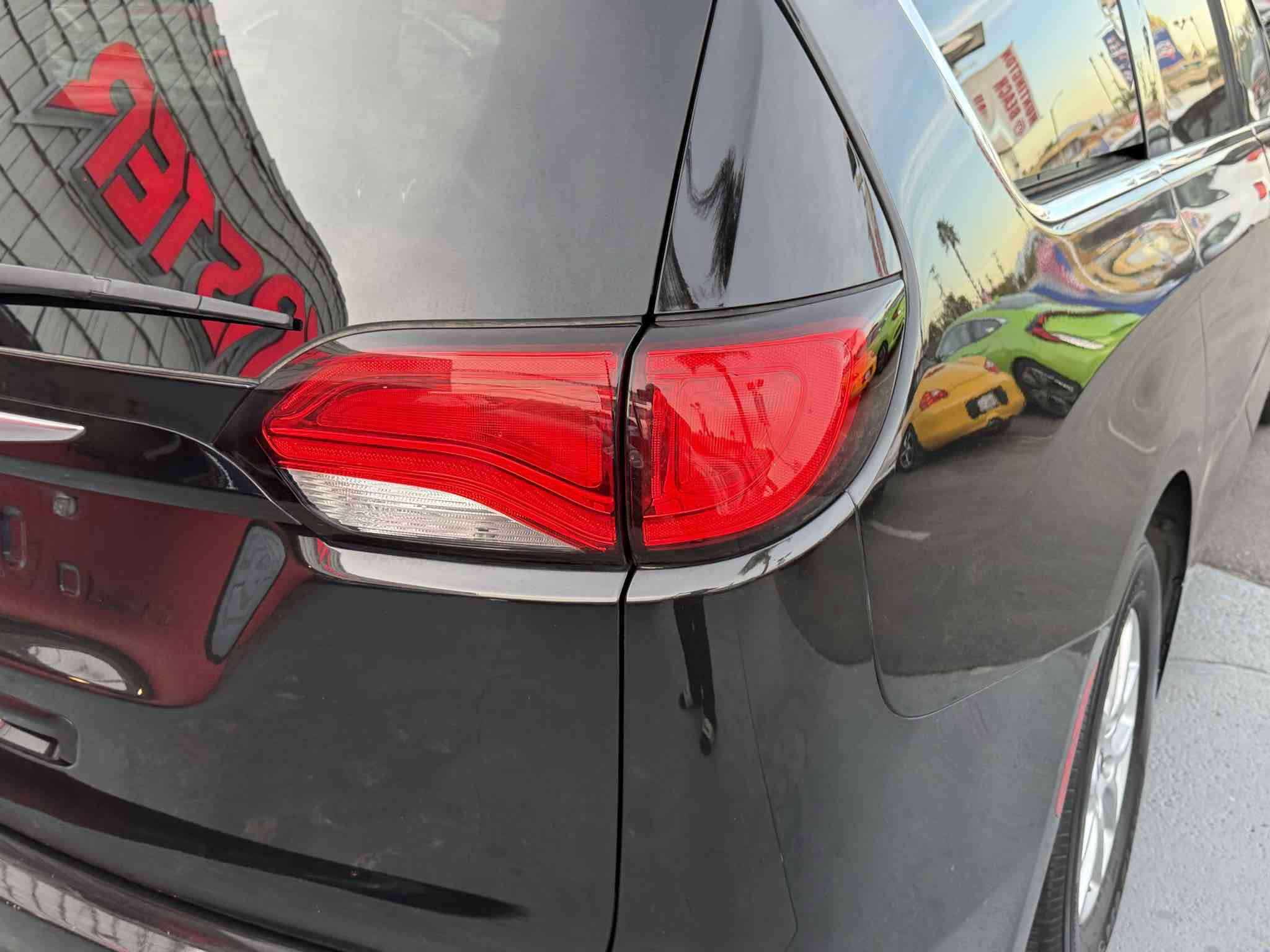 Used 2023 Chrysler Voyager LX image 10