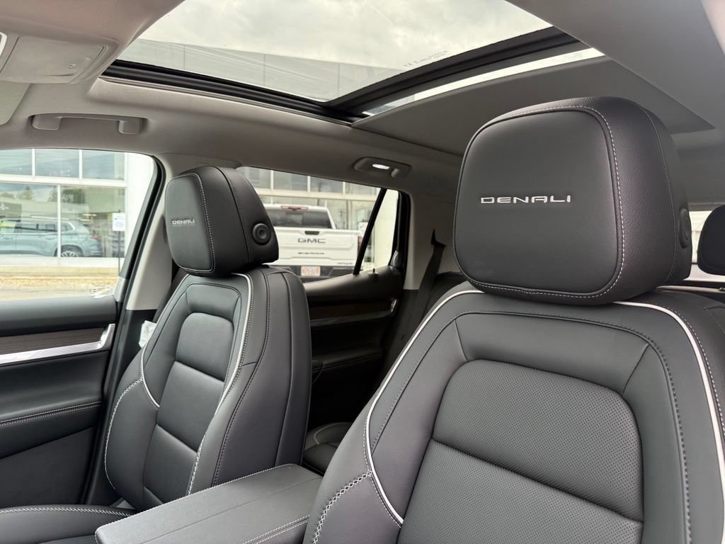 New 2027 GMC Terrain Denali w/ LPO, Floor Liner Package AWD/4WD image 11