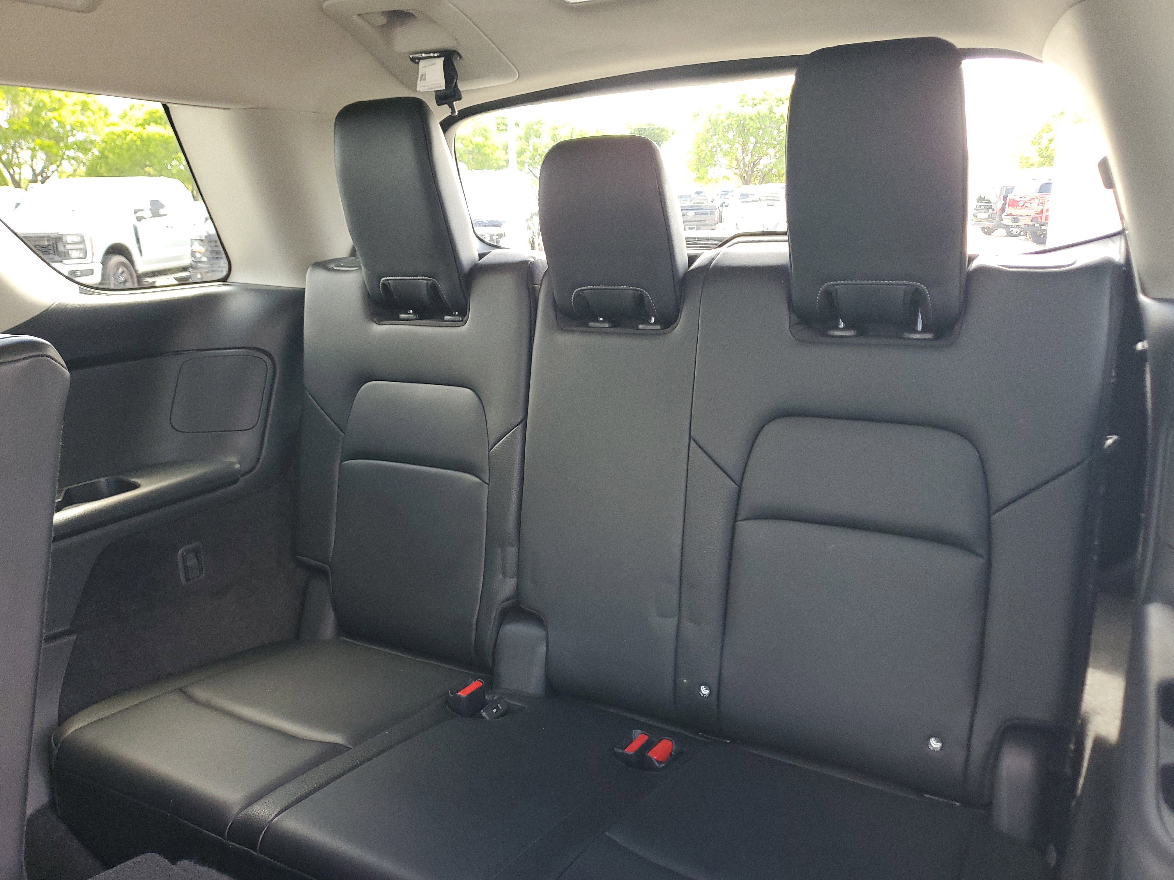 Used 2024 Nissan Pathfinder SL FWD image 15