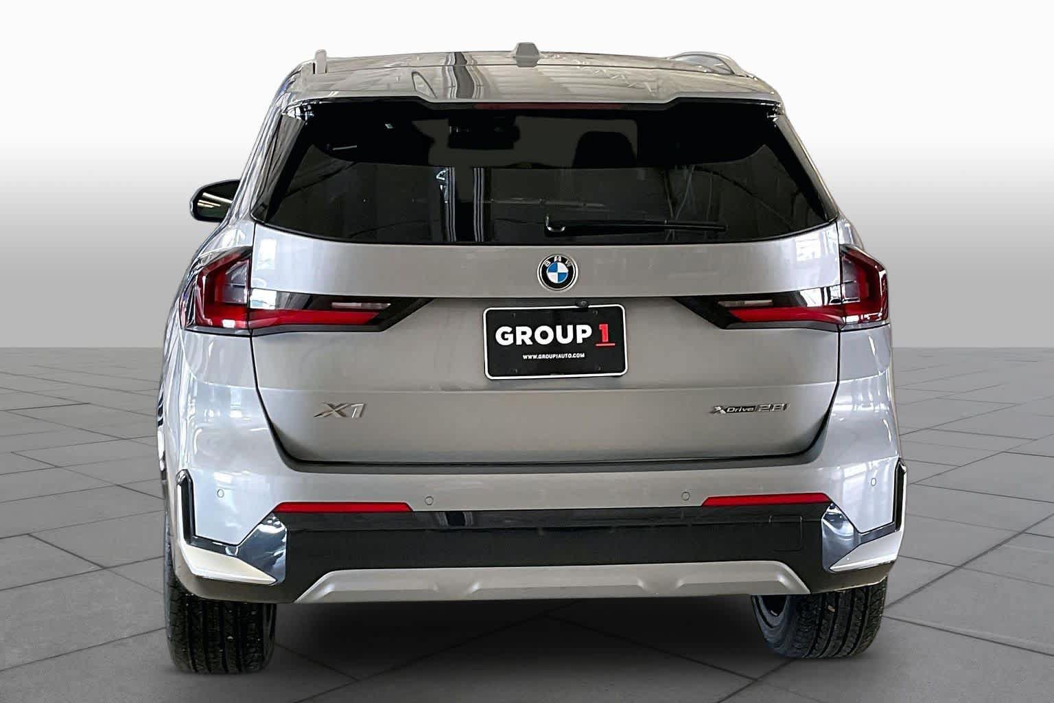 Used 2023 BMW X1 xDrive28i w/ Convenience Package AWD/4WD image 4