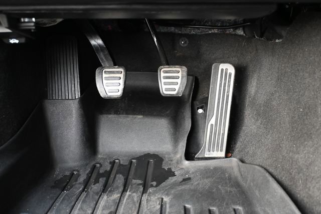 Used 2018 Chevrolet Camaro SS image 24