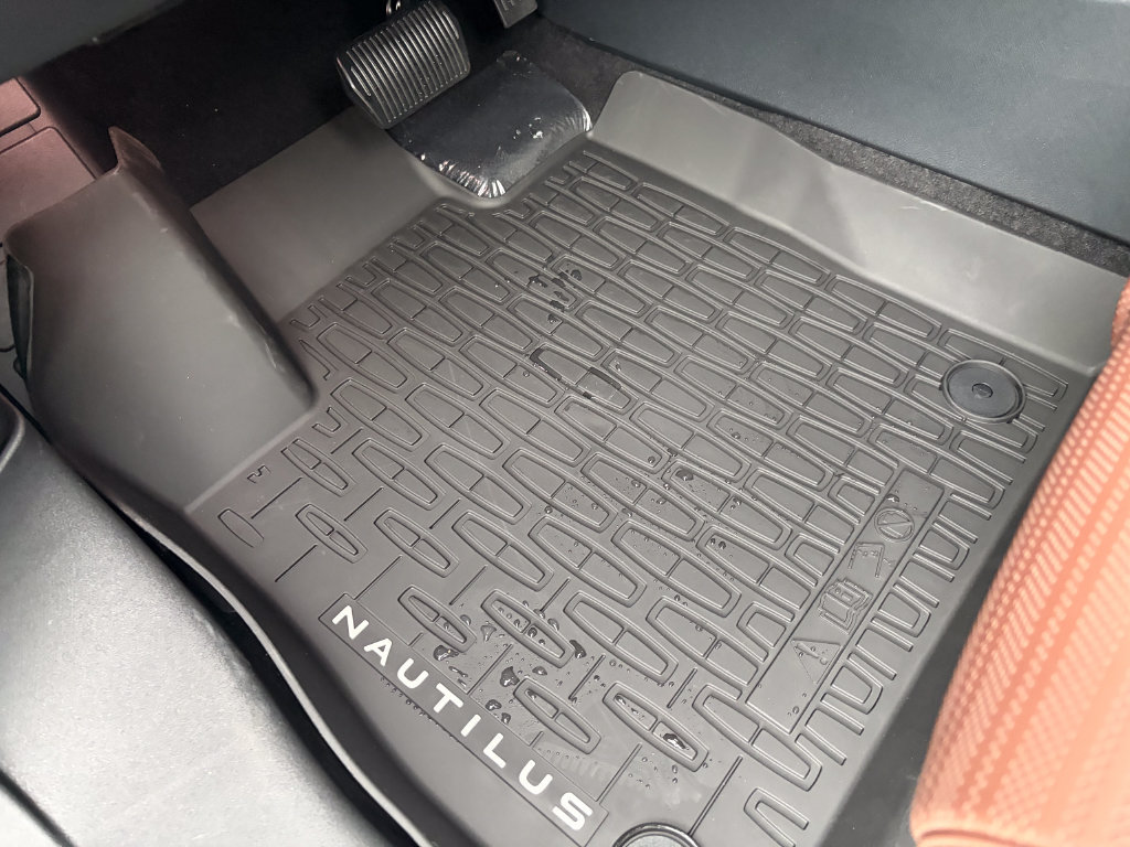New 2026 Lincoln Nautilus Reserve AWD/4WD image 15
