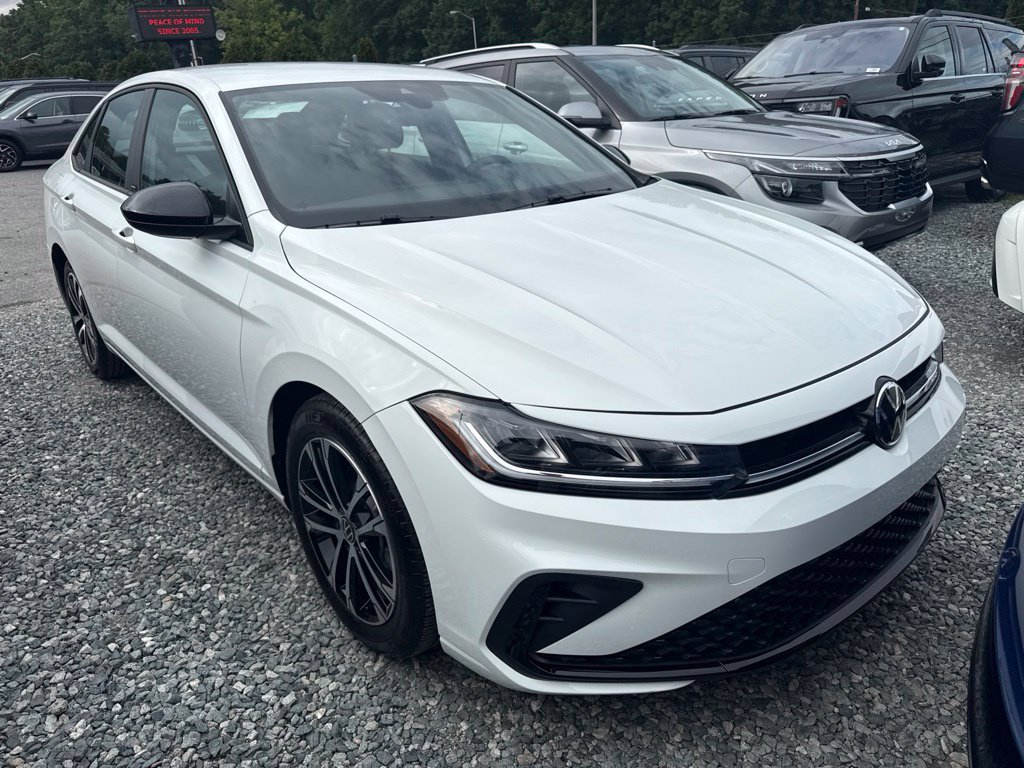 Used 2026 Volkswagen Jetta Sport FWD image 2