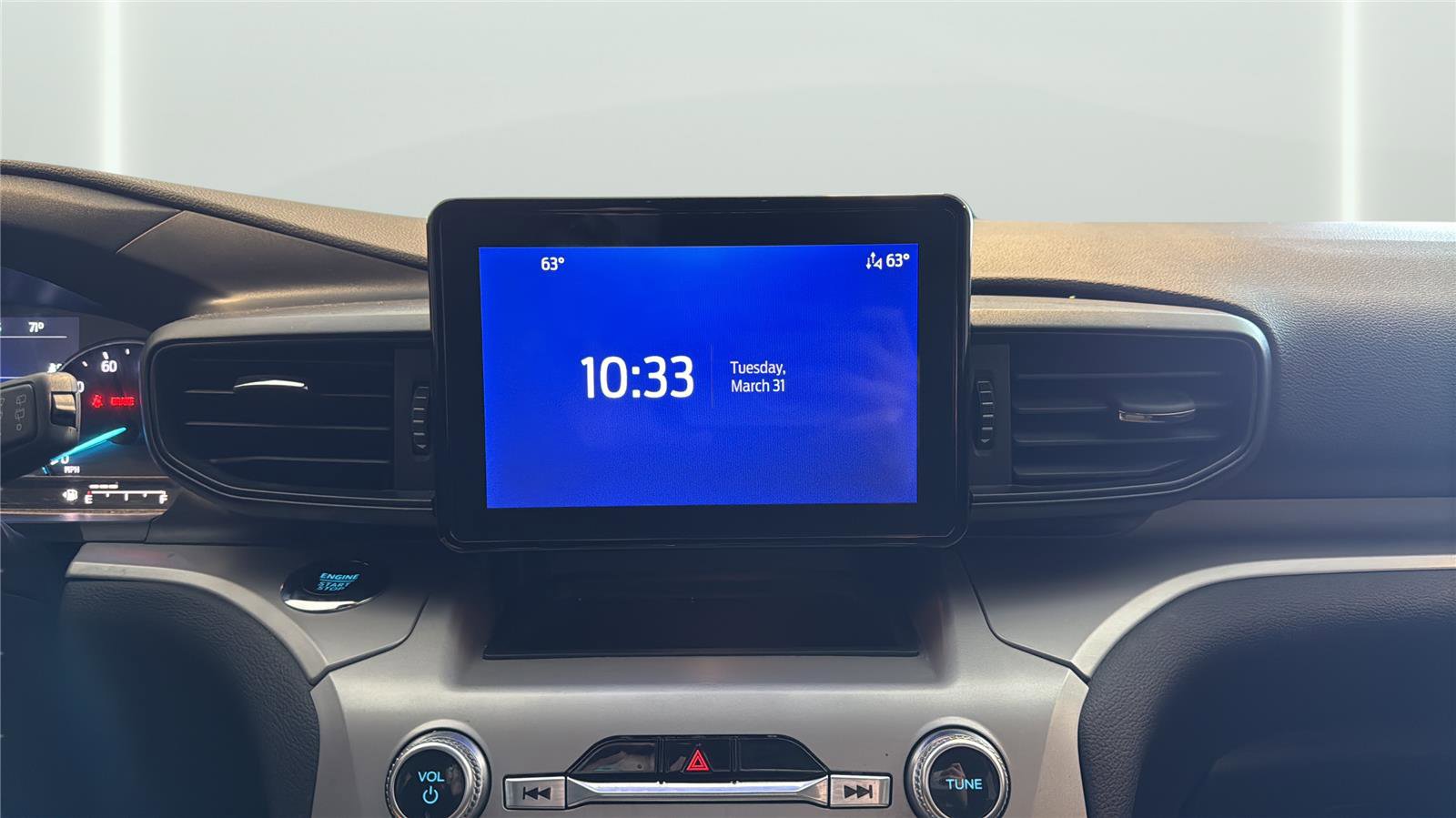 Used 2023 Ford Explorer XLT image 18