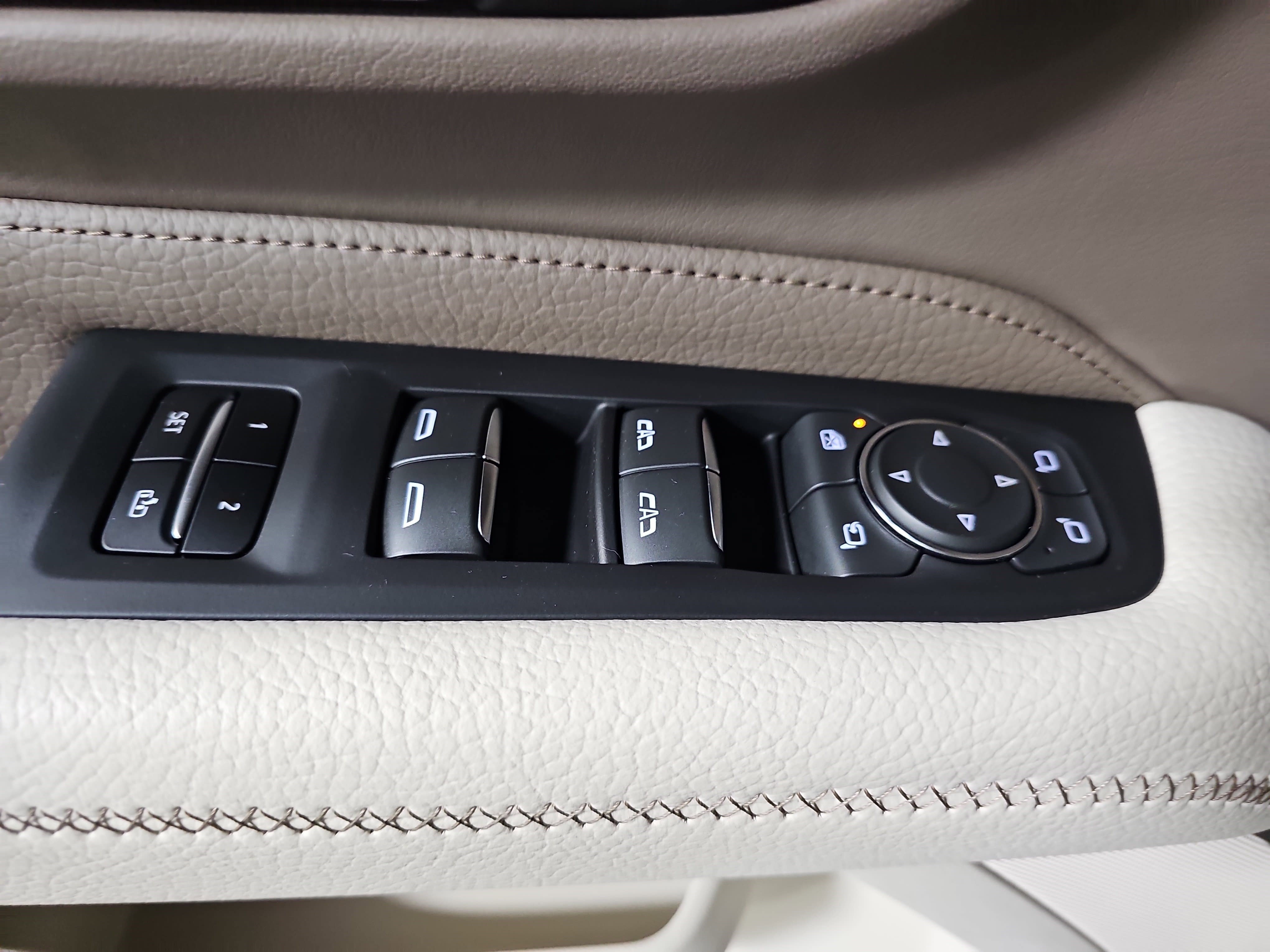 Used 2024 GMC Yukon Denali w/ Advanced Technology Package image 29