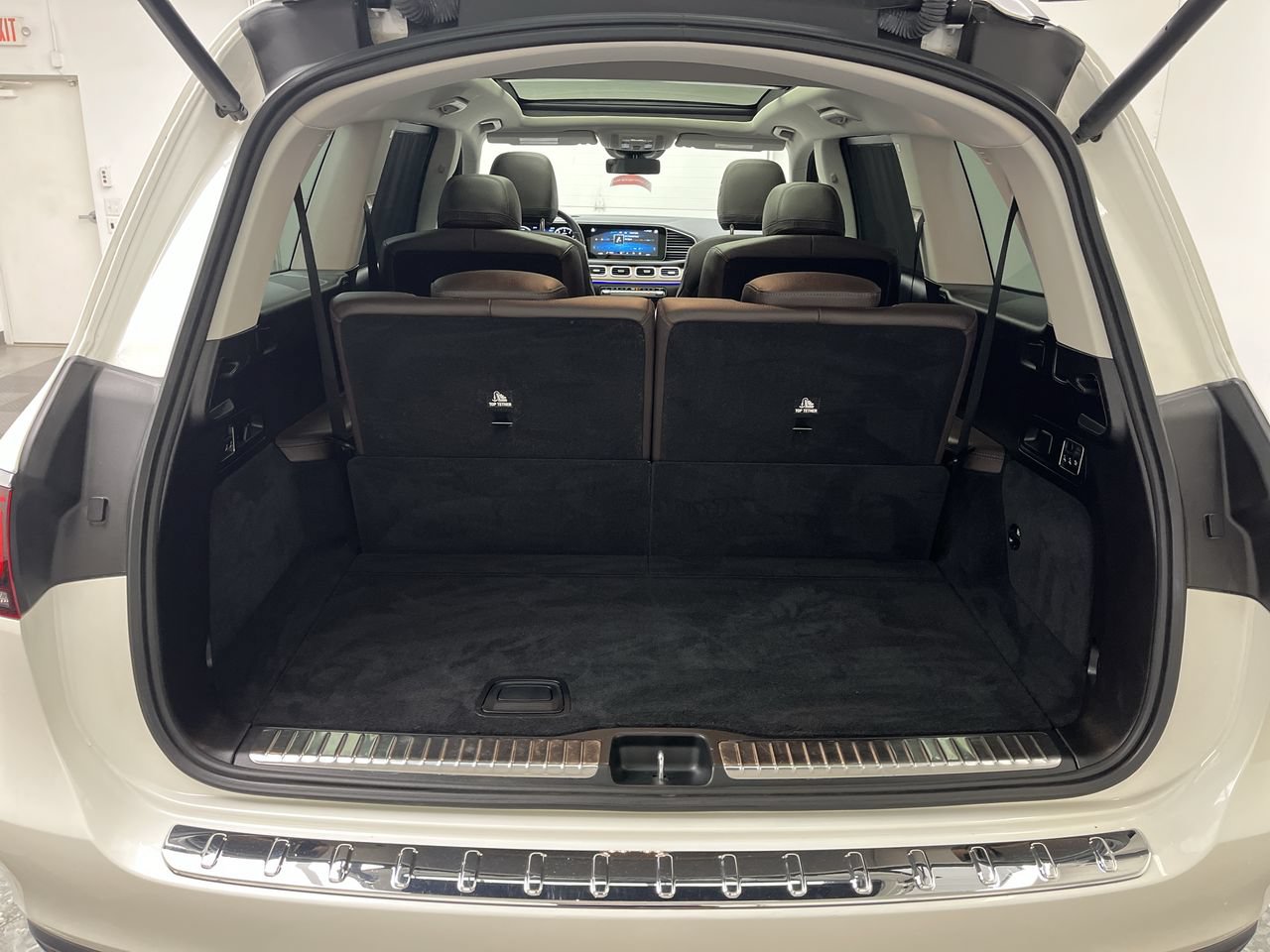 Used 2023 Mercedes-Benz GLS 450 4MATIC image 33