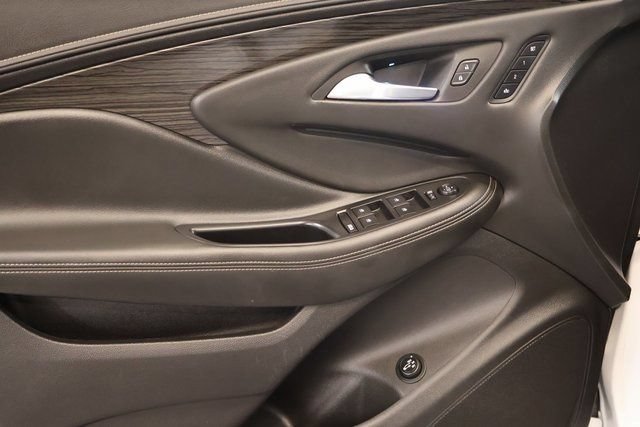 Used 2017 Buick Envision Essence AWD/4WD image 10