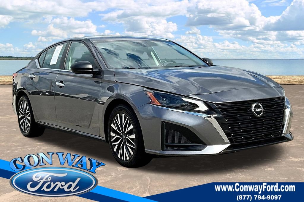 Used 2024 Nissan Altima 2.5 SV