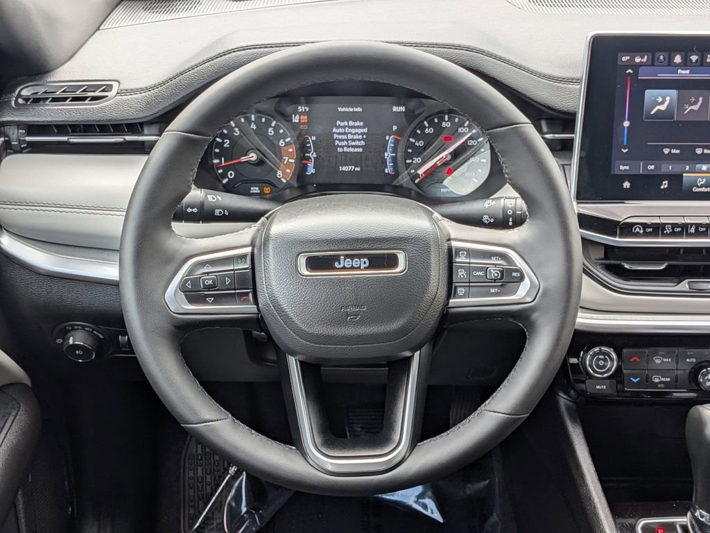 Used 2025 Jeep Compass Limited image 22
