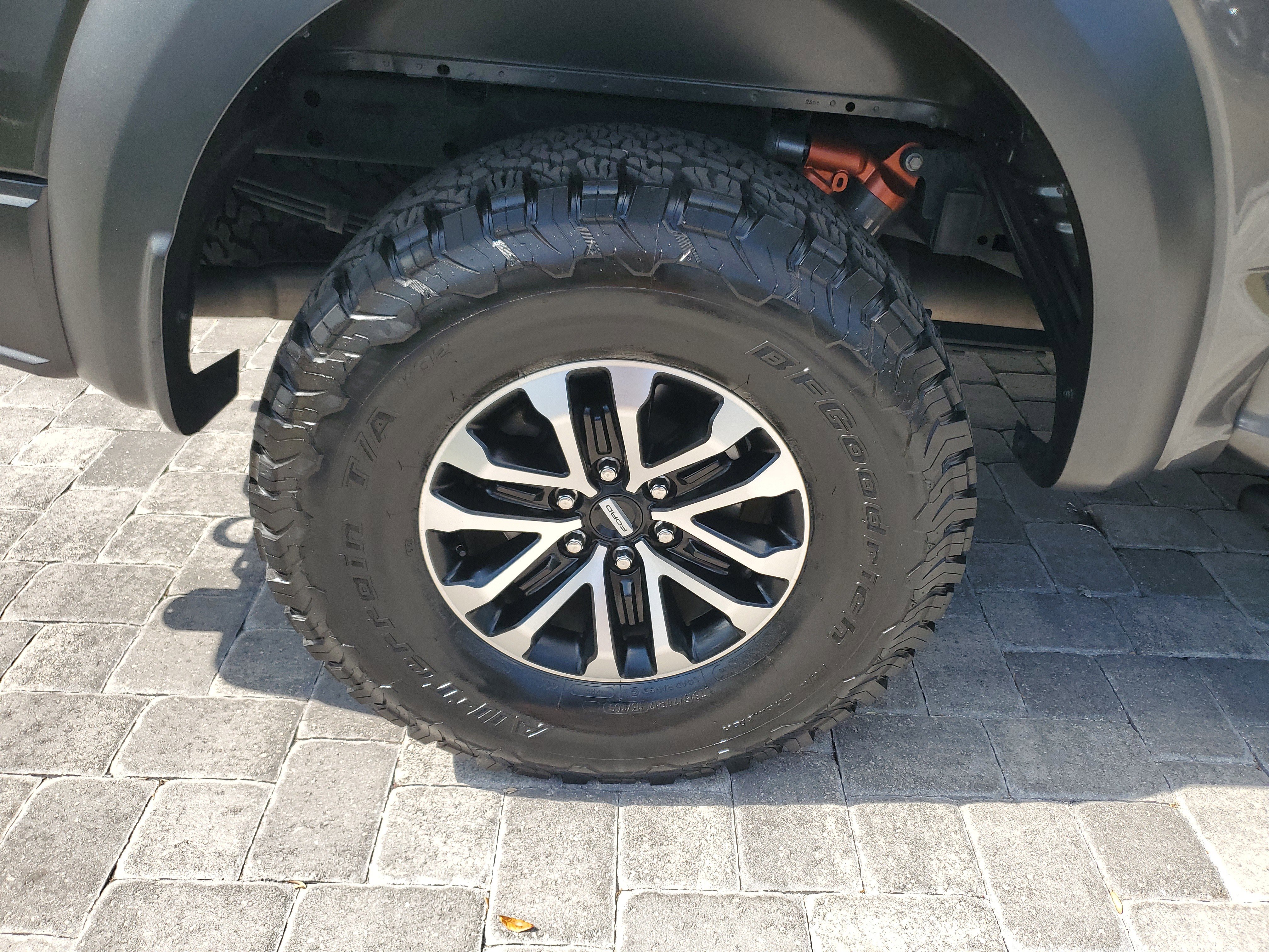 Used 2019 Ford F150 Raptor w/ Equipment Group 802A Luxury image 7