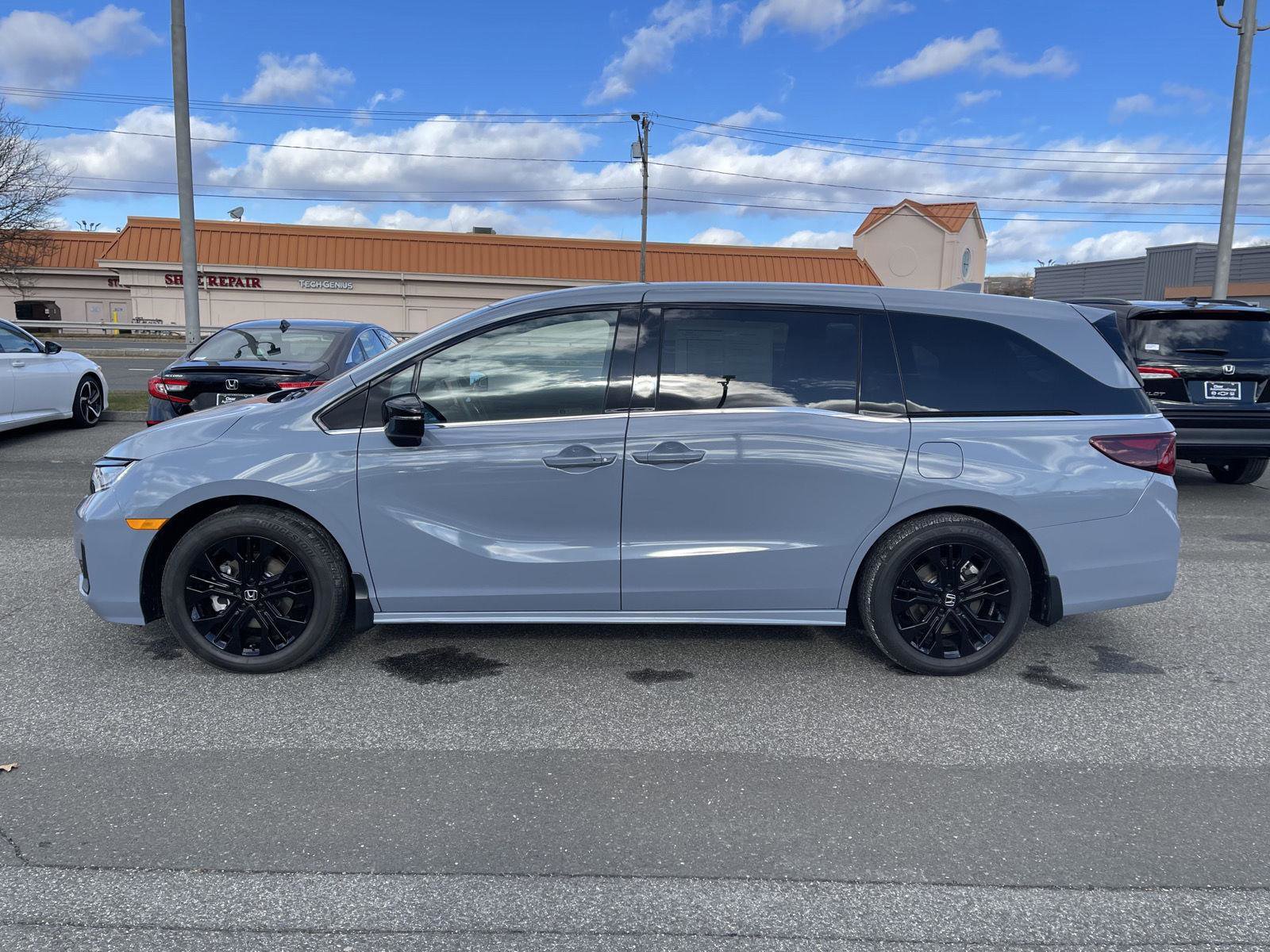 Used 2025 Honda Odyssey Sport-L image 22
