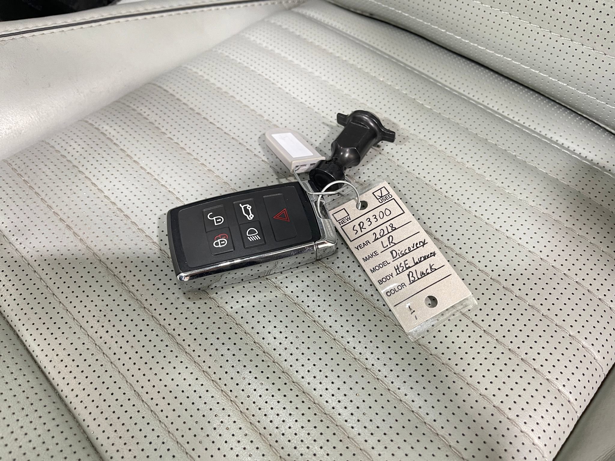 Used 2018 Land Rover Discovery HSE Luxury AWD/4WD image 37