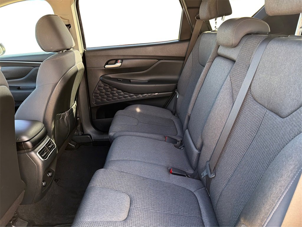 Used 2022 Hyundai Santa Fe SE image 11