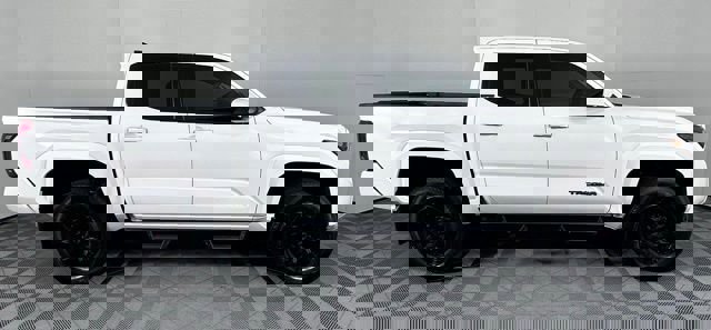 Used 2024 Toyota Tacoma SR5 image 9