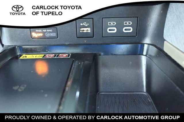Used 2025 Toyota Camry LE FWD image 31