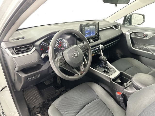 Used 2021 Toyota RAV4 LE image 17