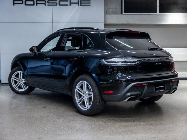 Certified 2025 Porsche Macan image 3